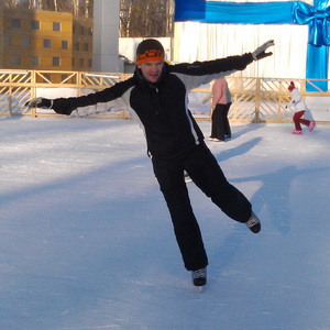 Обучение катанию на коньках. Бэк-слайд (торможение на внутренней ноге) на коньках